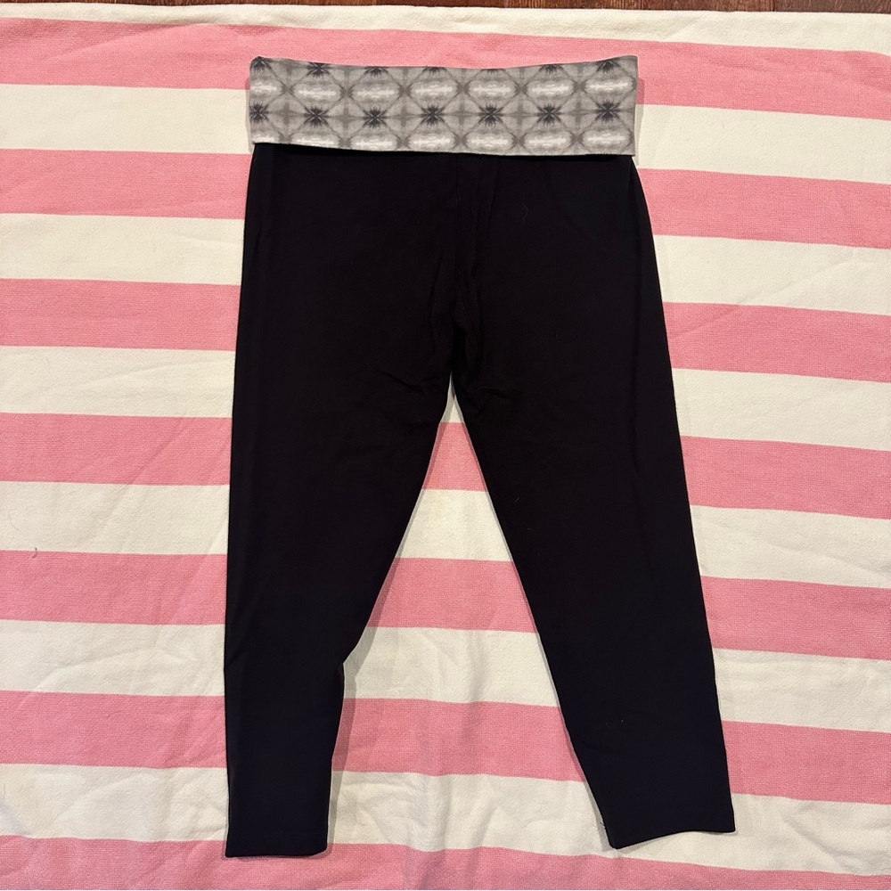 Victoria Secret Cropped Yoga Pants - Picture 4 of 4